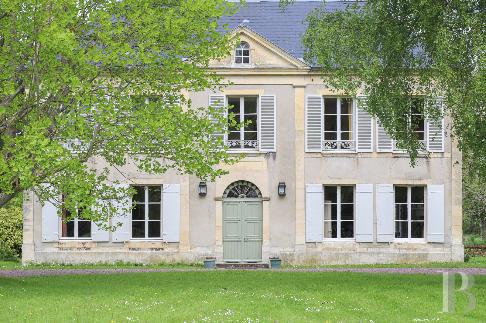 A 19th-century house bordered by a moat, in the Pays d'Auge region, in Normandy  - photo  n°9